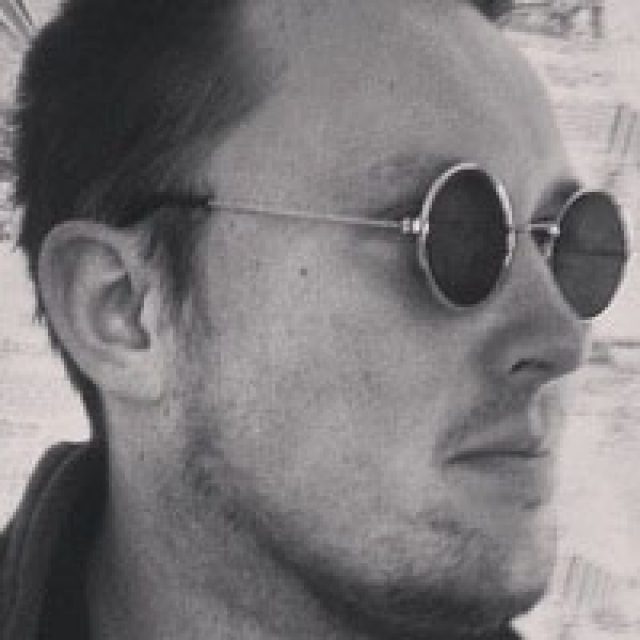 Роман Vangerson